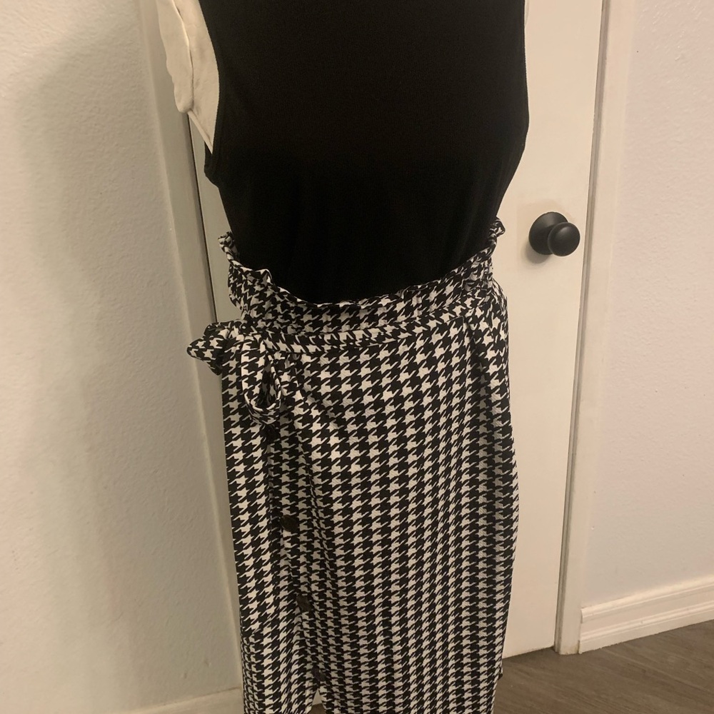 Black and White Houndstooth Skirt and Black Ribbed High Neck Tank Top 1XL